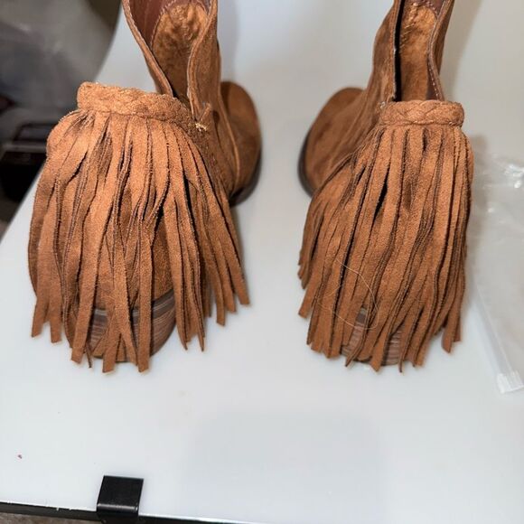 Hot Rated Tan Fringe Ankle Booties - Picture 3 of 7
